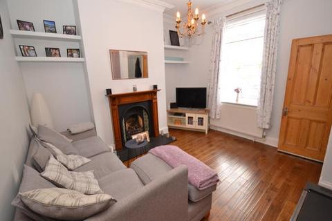 2 bedroom end of terrace house for sale, New Street, Idle,