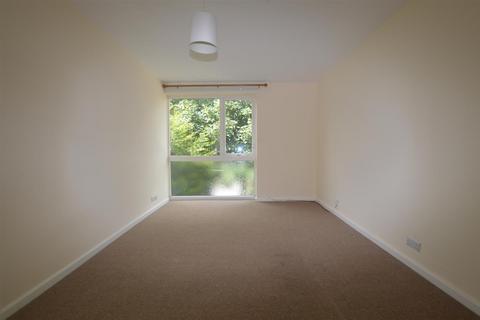 1 bedroom apartment to rent, Glenbrook Drive, Bradford