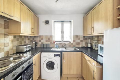 48 Taylor Close, Kingswood, Bristol, BS15 4BT
