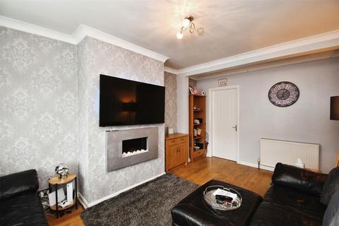 2 bedroom terraced house for sale, Ilford Road, Hull