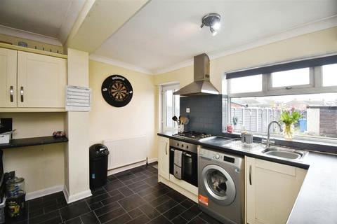 2 bedroom terraced house for sale, Ilford Road, Hull