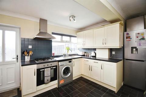 2 bedroom terraced house for sale, Ilford Road, Hull