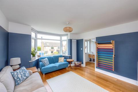 27 Longford Crescent, Sheffield, S17 4LJ