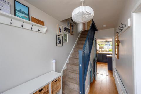 27 Longford Crescent, Sheffield, S17 4LJ
