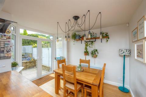 27 Longford Crescent, Sheffield, S17 4LJ