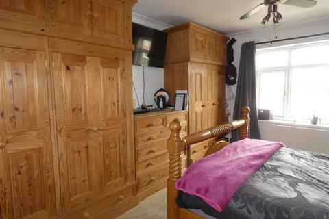4 bedroom semi-detached house for sale, High Street, Eastrington, Goole