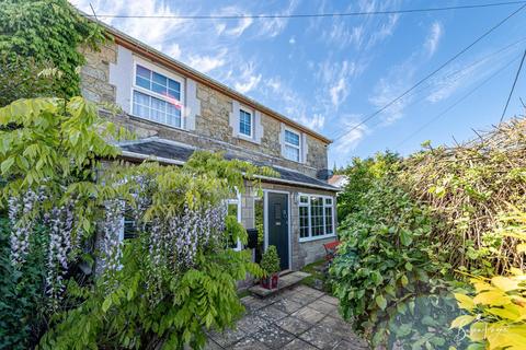 3 bedroom cottage for sale, High Street, Niton