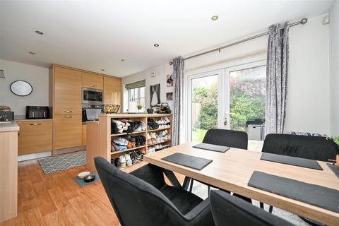 5 Branwell Road, Guiseley, Leeds, LS20 9FG