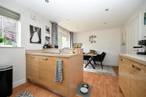 5 Branwell Road, Guiseley, Leeds, LS20 9FG