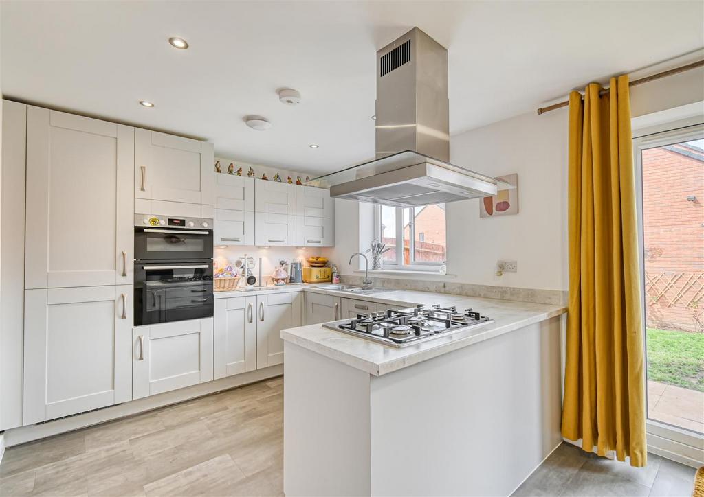 10 Greenford Drive-01.jpg