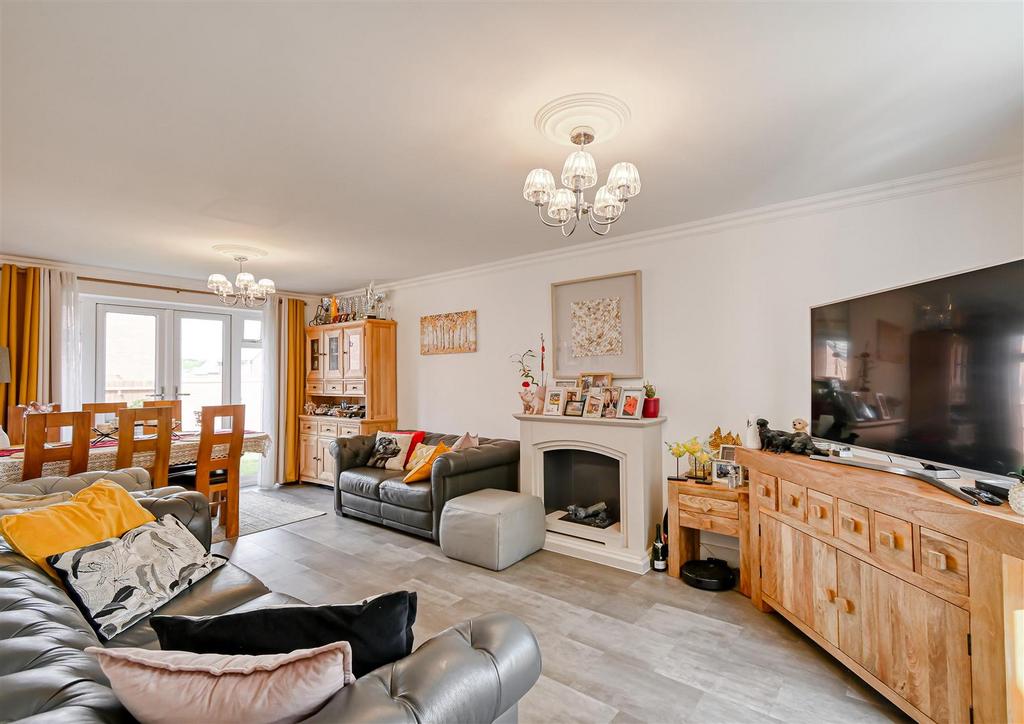 10 Greenford Drive-04.jpg