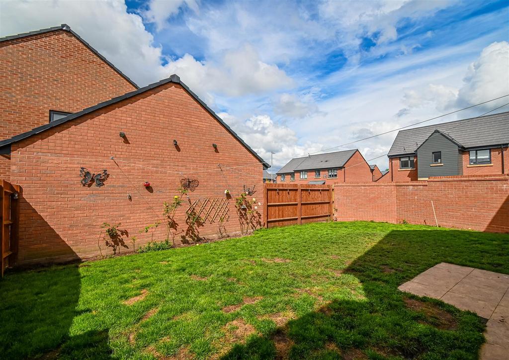 10 Greenford Drive-13.jpg