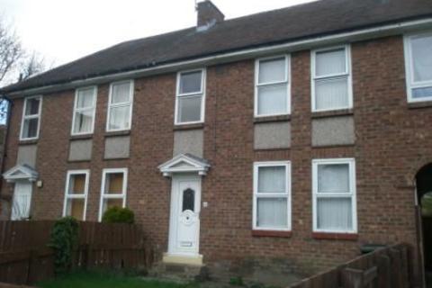 3 bedroom terraced house to rent, Royal Crescent, Newcastle upon Tyne, NE4 9TQ