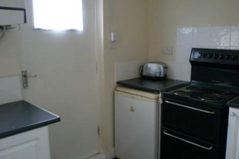 3 bedroom terraced house to rent, Royal Crescent, Newcastle upon Tyne, NE4 9TQ