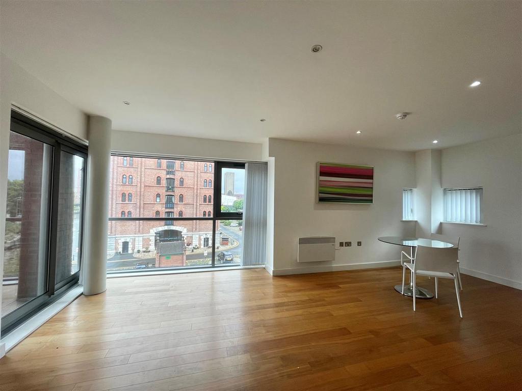 William Jessop Way, Liverpool 2 bed apartment £950 pcm (£219 pw)
