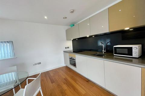 2 bedroom apartment to rent, William Jessop Way, Liverpool
