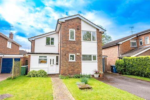 13 Bridge Walk, Yateley, GU46 7TX