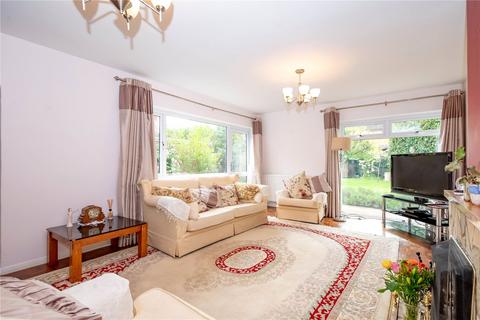 13 Bridge Walk, Yateley, GU46 7TX