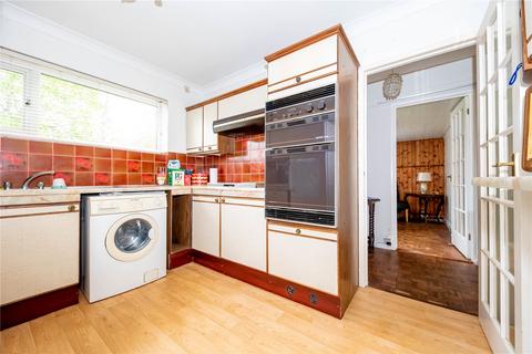 13 Bridge Walk, Yateley, GU46 7TX