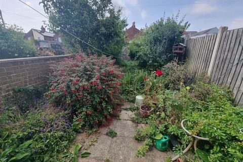 3 bedroom terraced house for sale, Avondale Road, Gorleston