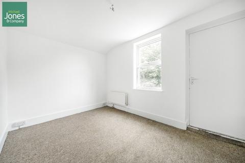 2 bedroom flat to rent, Ashdown Road, Worthing, BN11