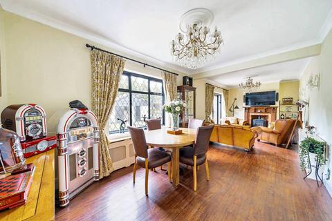 2 bedroom detached house for sale, Sewardstone Road, London E4