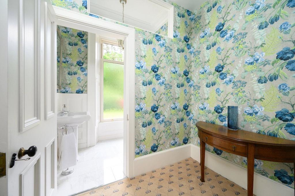 Wc/Cloakroom