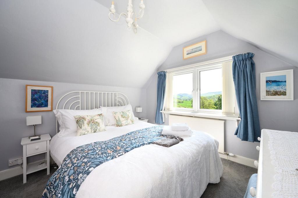 Gate Lodge- Bedroom