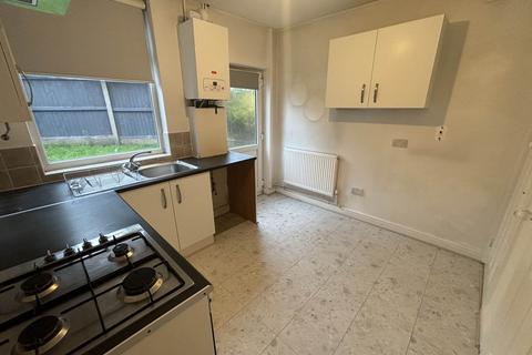 3 bedroom end of terrace house for sale, *NO CHAIN* Blackbrook Road, St Helens