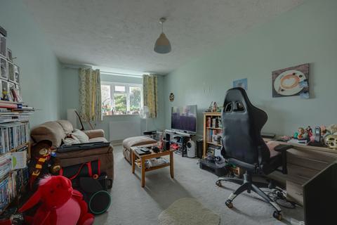 1 bedroom ground floor flat for sale, London Road, Burgess Hill, RH15