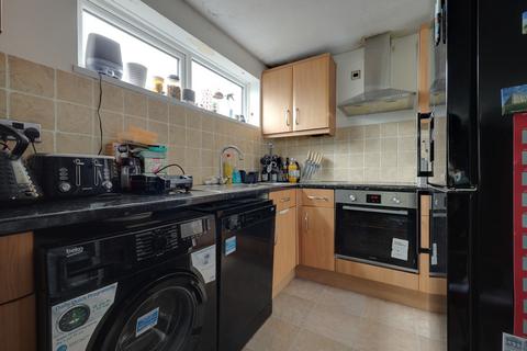 1 bedroom ground floor flat for sale, London Road, Burgess Hill, RH15