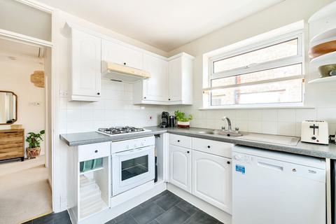 2 bedroom flat for sale, Rosebery Avenue, Epsom KT17