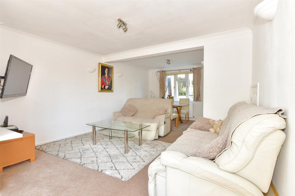 Maidstone Road, Rochester, Kent 3 bed terraced house for sale £335,000