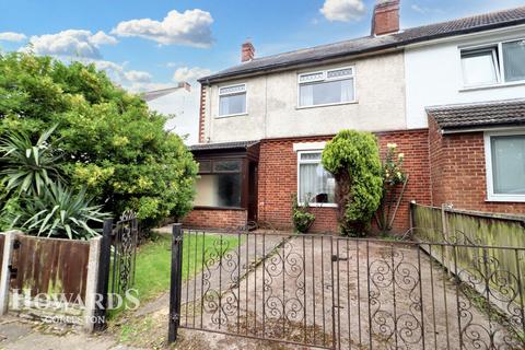 3 bedroom semi-detached house for sale, Middleton Gardens, Gorleston