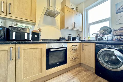 2 bedroom terraced house for sale, Carlton Street, Featherstone,