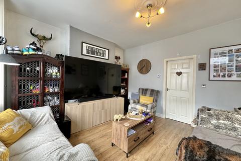 2 bedroom terraced house for sale, Carlton Street, Featherstone,
