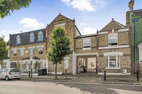 3 bedroom terraced house for sale, Standen Road, Southfields
