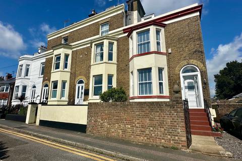 4 bedroom terraced house for sale, Gladstone Road, Deal, Kent, CT14