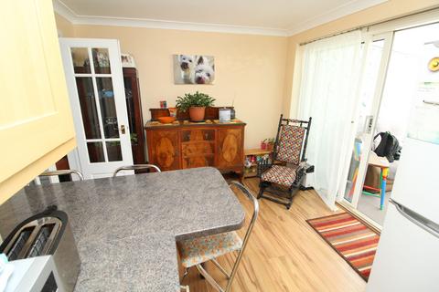 17 Browning Close, Newport Pagnell, MK16 8PJ