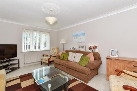 24 Coast Drive, Greatstone, New Romney, TN28 8NX