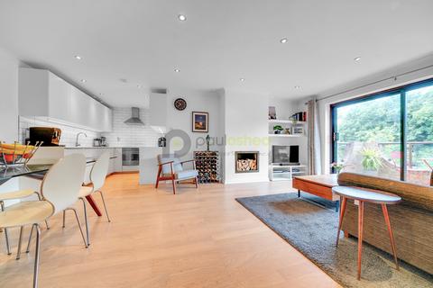 2 bedroom apartment for sale, Campion Close, Croydon, CR0 5SN