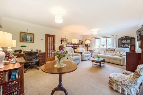 4 bedroom detached house for sale, Windmill Road, Reading RG7