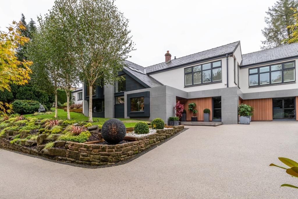 Macclesfield Road, Alderley Edge... 4 bed detached house £10,000 pcm