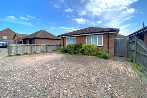 2 bedroom bungalow for sale, Hillcrest Gardens, Deal, CT14