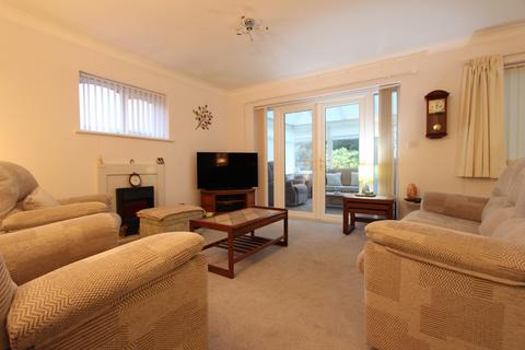 2 bedroom bungalow for sale, Hillcrest Gardens, Deal, CT14