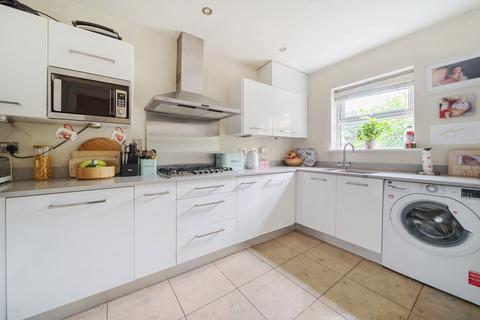 8 Elder Crescent, Lindford, Bordon, GU35 0RF