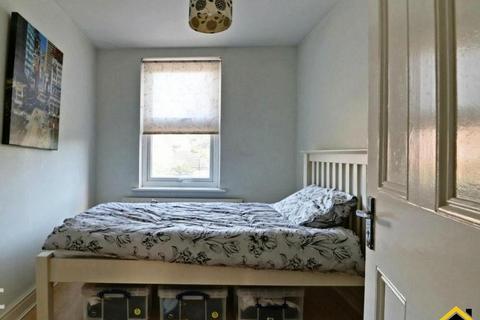 3 bedroom semi-detached house to rent, Barley Lane, Goodmayes, Essex, IG3