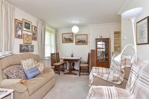 2 bedroom ground floor flat for sale, King George Gardens, Chichester, West Sussex
