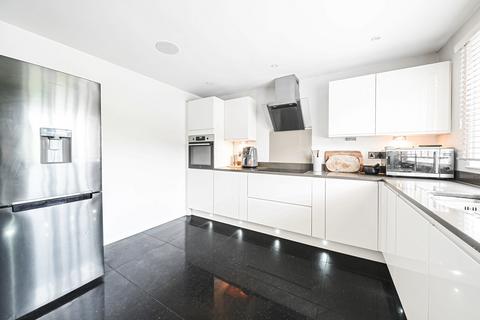 2 Drayton Way, Gloucester, GL4 4FU