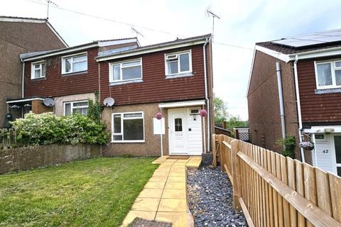 3 bedroom end of terrace house to rent, 44 Winslow Road, HR7